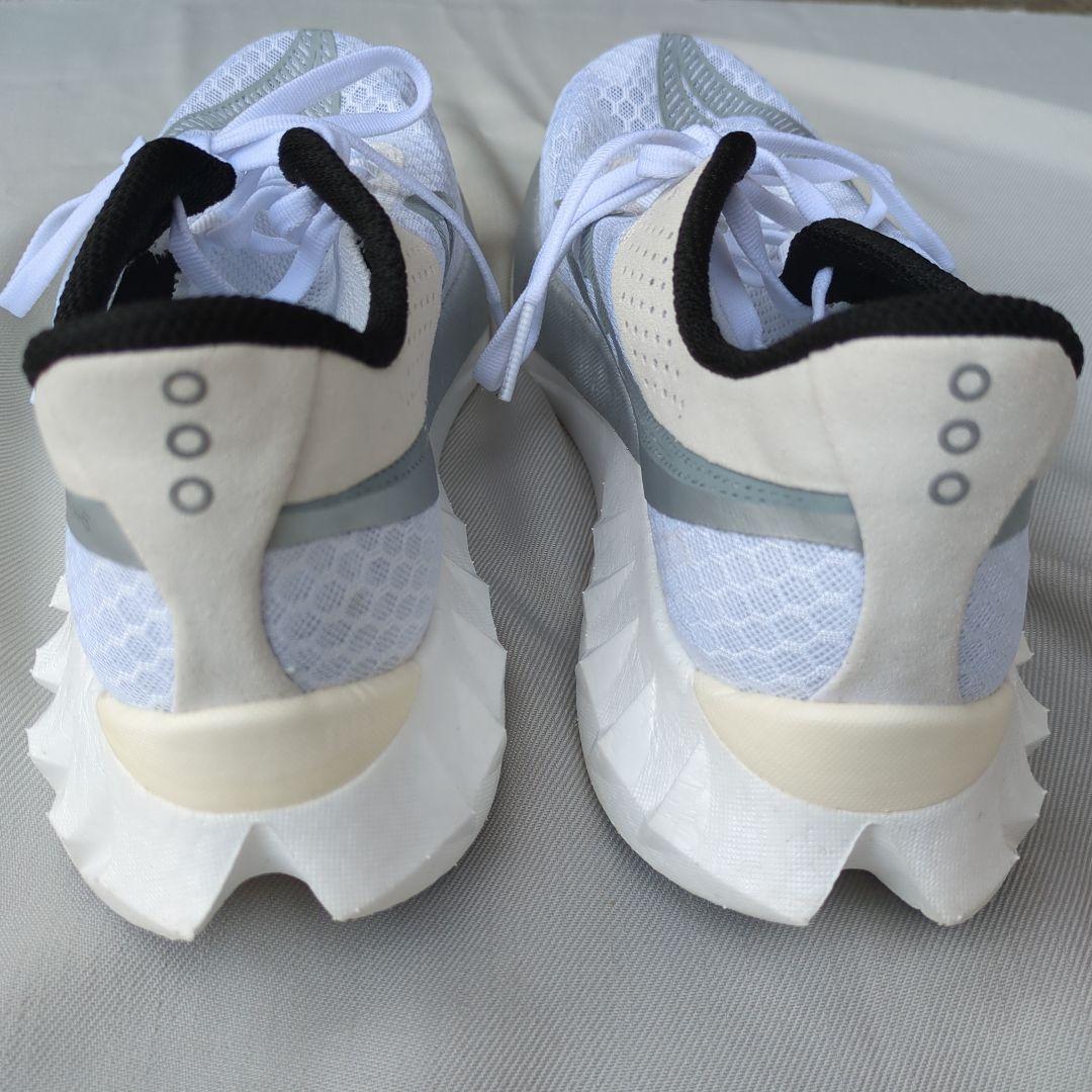 Saucony Endorphin Pro 4ホワイト/グレー27cm