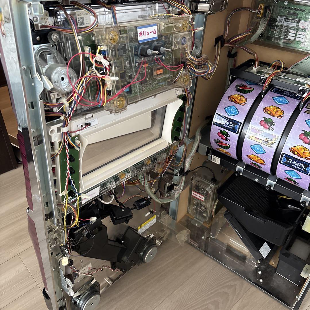 おまけ付【送料込】 初代コードギアス コイン不要機付 パチスロ実機 5号機 コードギアス 反逆のルルーシュ 初代 Sammy コイン不要機