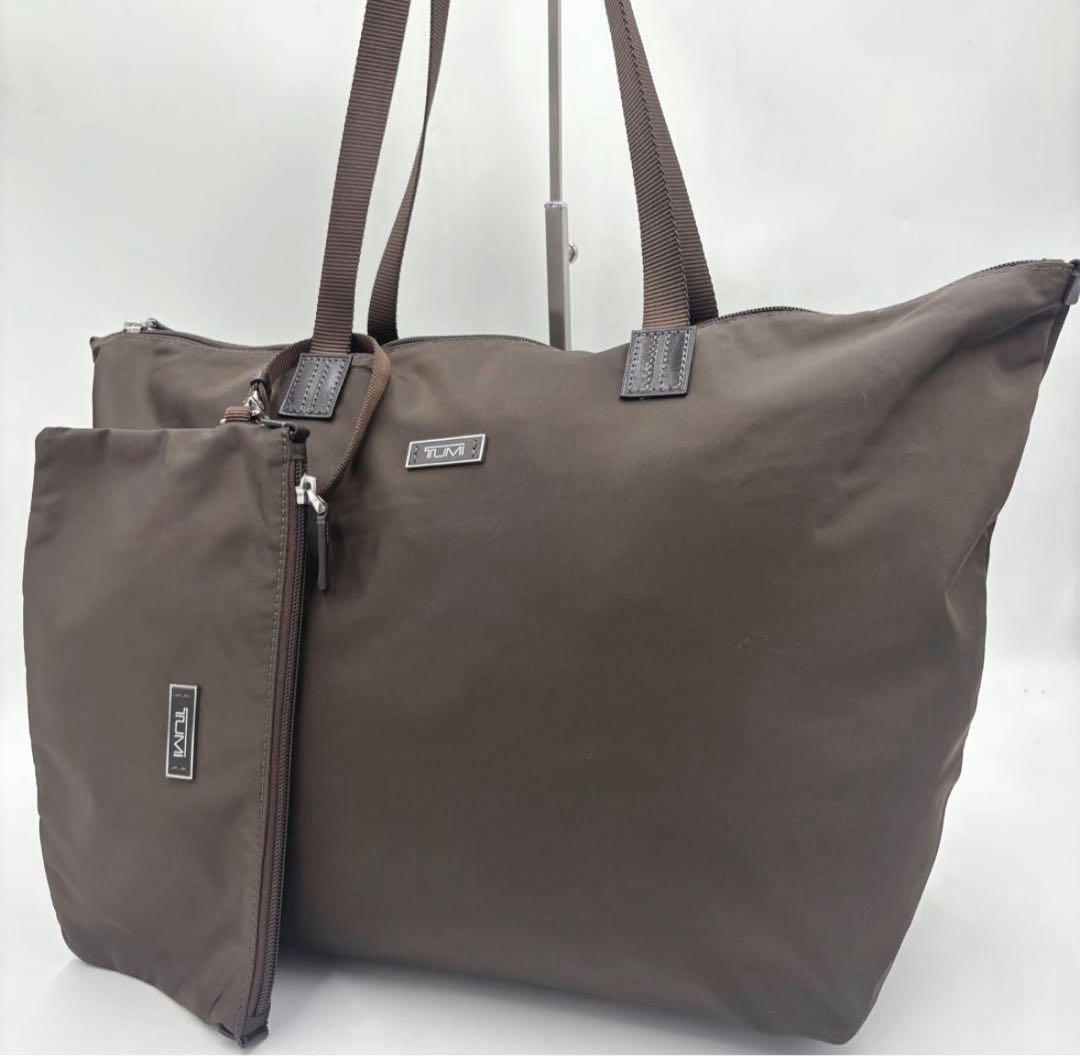 【極美品】TUMI トートバッグ A4 肩掛け ナイロン ビジネス TUMI トゥミ ナイロン トートバッグ 肩掛け A4 折り畳み可
