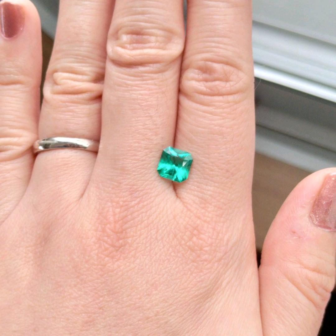 最安値大人気 再結晶エメラルド コロンビアカラー ジュエリー CFwSc-m76625859717 約1.4ct 鮮やかグリーン 定番最新作