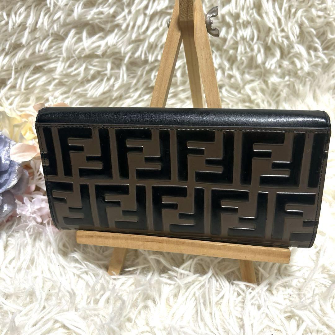 希少✨　FENDI メッセンジャーバッグ　ズッカ　エンボス　スエード　ブラック 希少✨FENDI メッセンジャーバッグズッカエンボススエードブラック