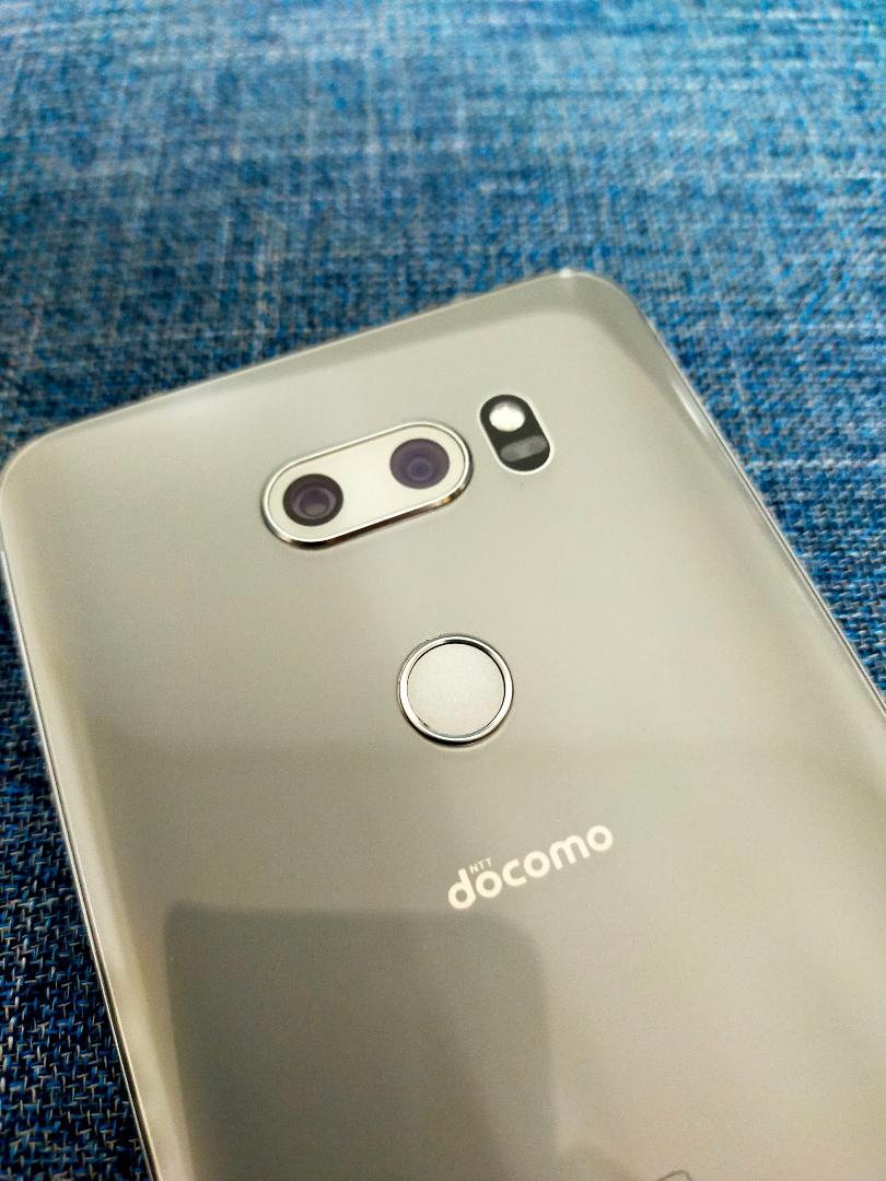 LG V30+ L-01K メモリ4G128G スナドラ835 docomo