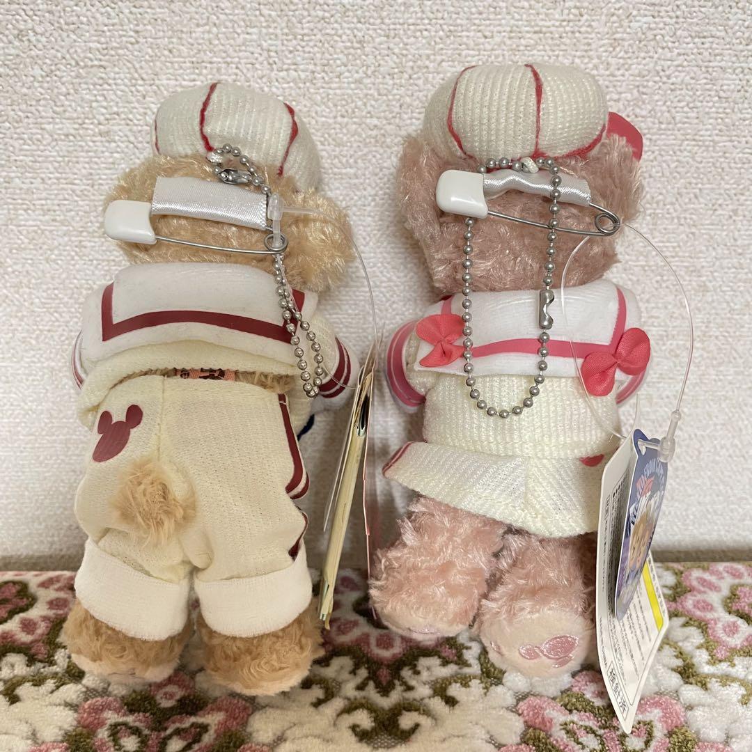 バレンタイン ぬいぐるみバッジ ダッフィー シェリーメイ - メルカリ