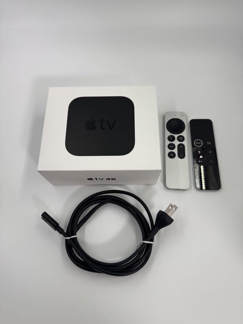Apple TV 4K 本体とリモコン