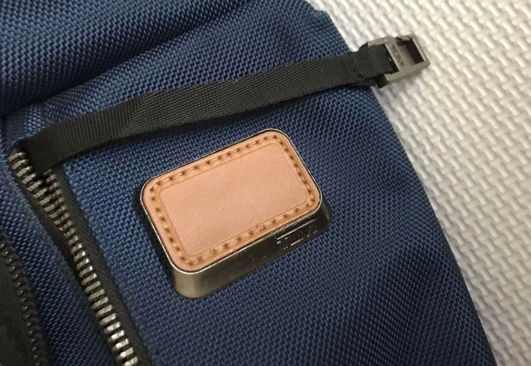 TUMI ネイビー ボディバッグ・ウエストポーチ