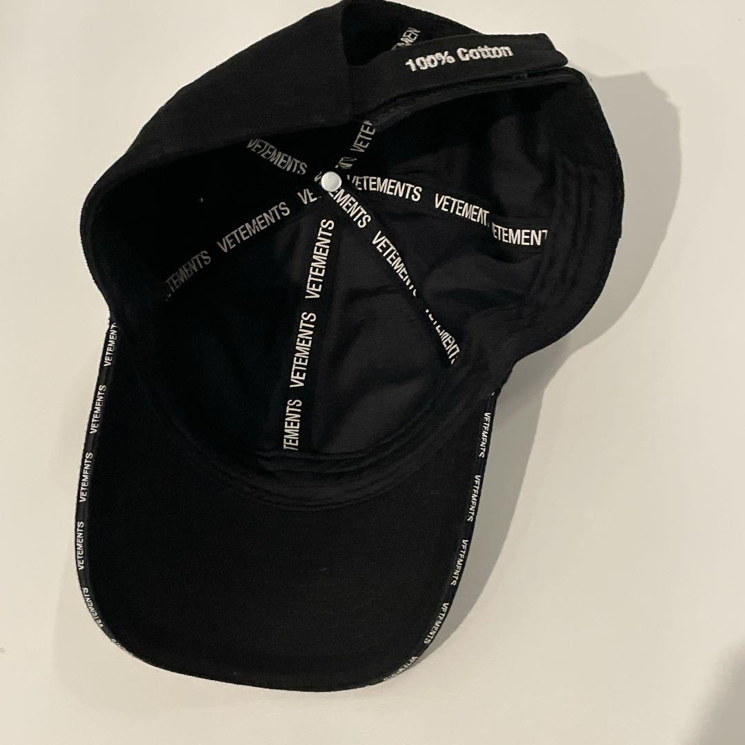 [VETEMENTS]ヴェトモンアイコニック ロゴ  ベースボールキャップ