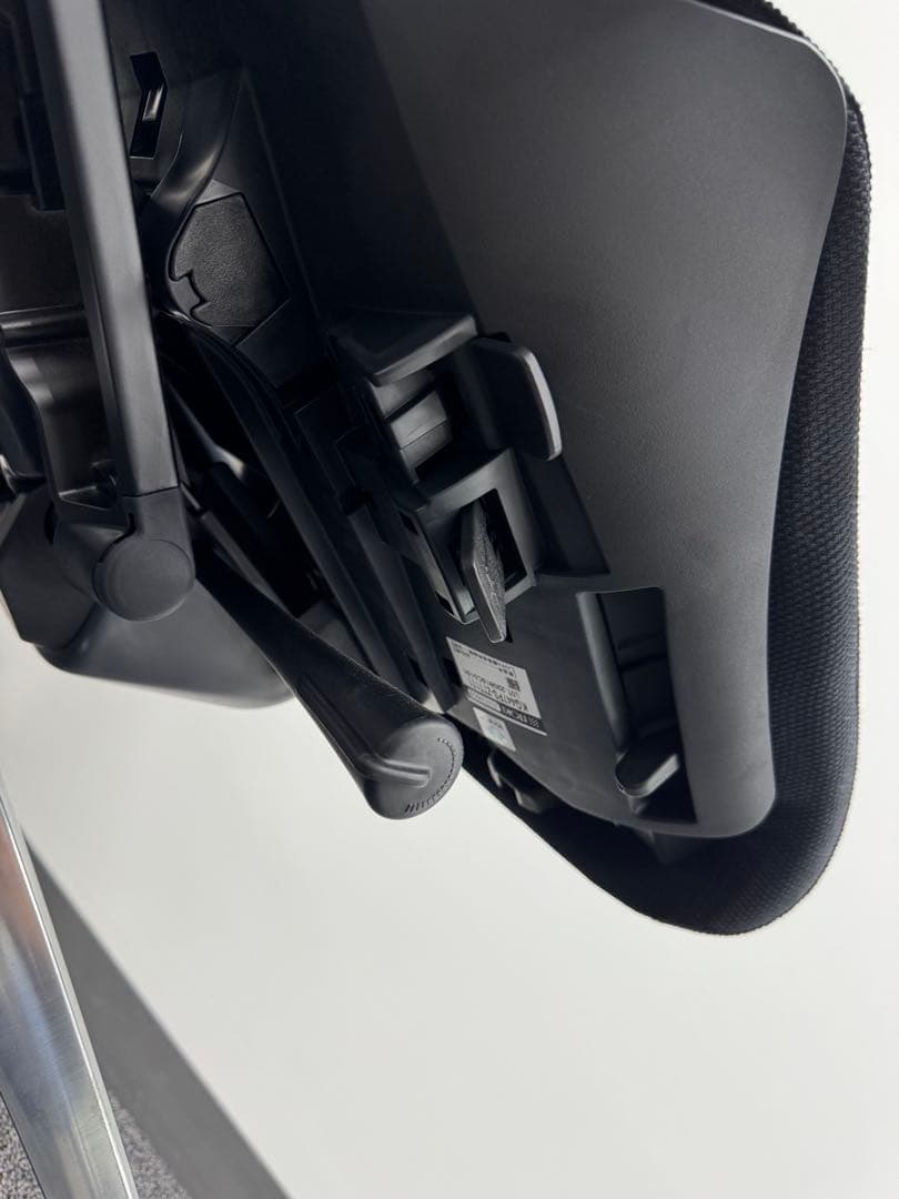 アクトチェア エラストマーバック 可動肘 アルミミラー脚 2022年製 アクトチェア エラストマーバック 可動肘 アルミミラー脚 2022年製