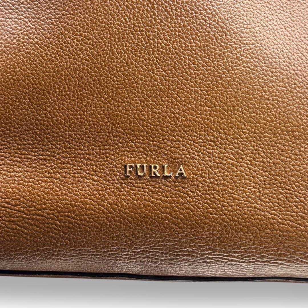 【美品】フルラ トートバッグ キム サイドジップ 大容量 A4 茶色 ロゴ金具 美品✨ FURLA フルラ トートバッグ キム サイドジップ 大容量 A4