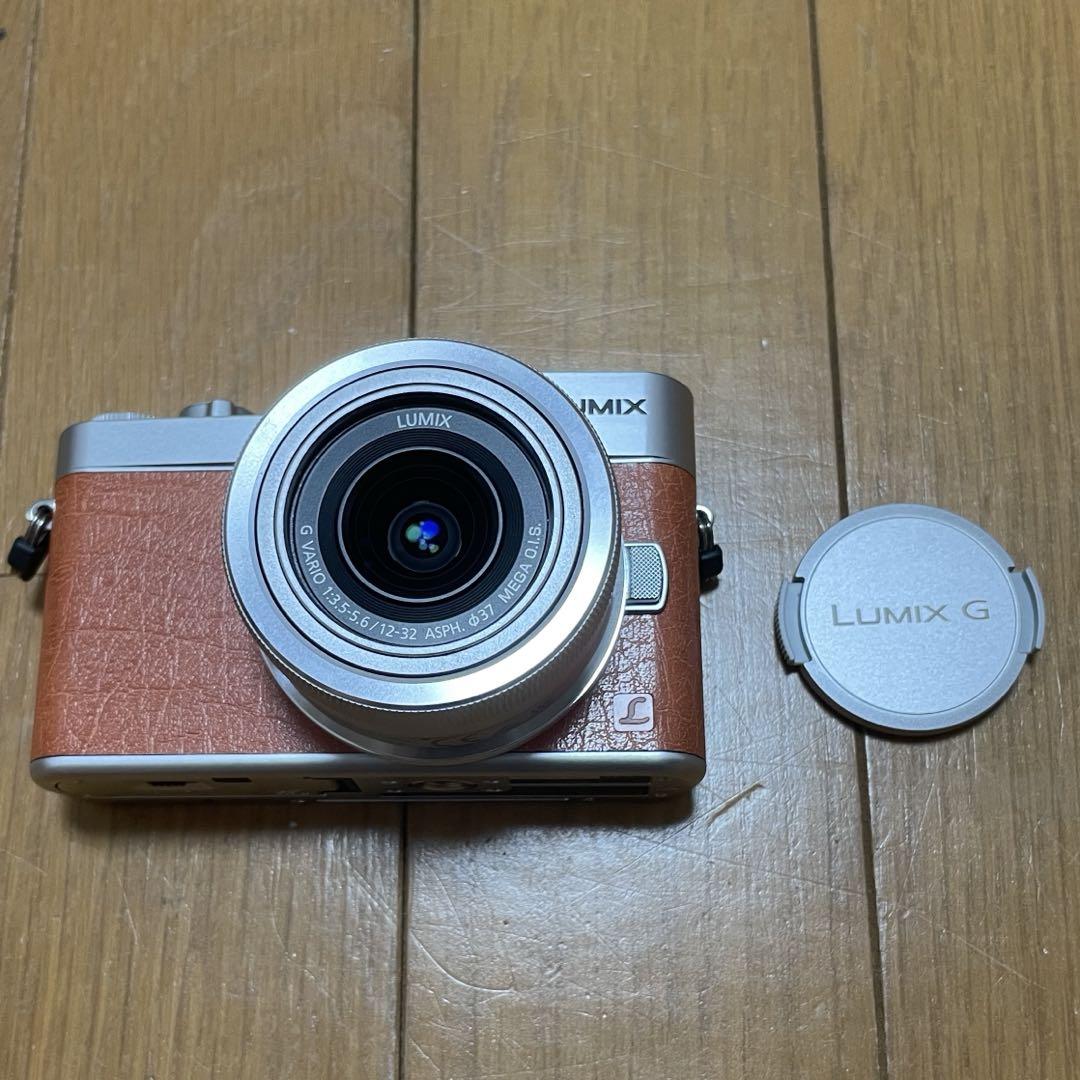 ほぼ新品 Panasonic LUMIX DC−GF9W ダブルレンズキット