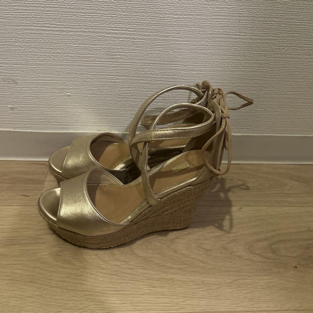 UGG ゴールドウェッジサンダル 23.5cm