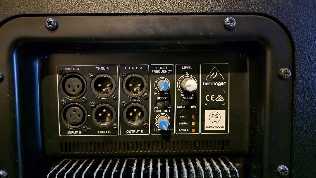 Behringer 　B1500HP　サブウーファー 　2200W 　15インチ