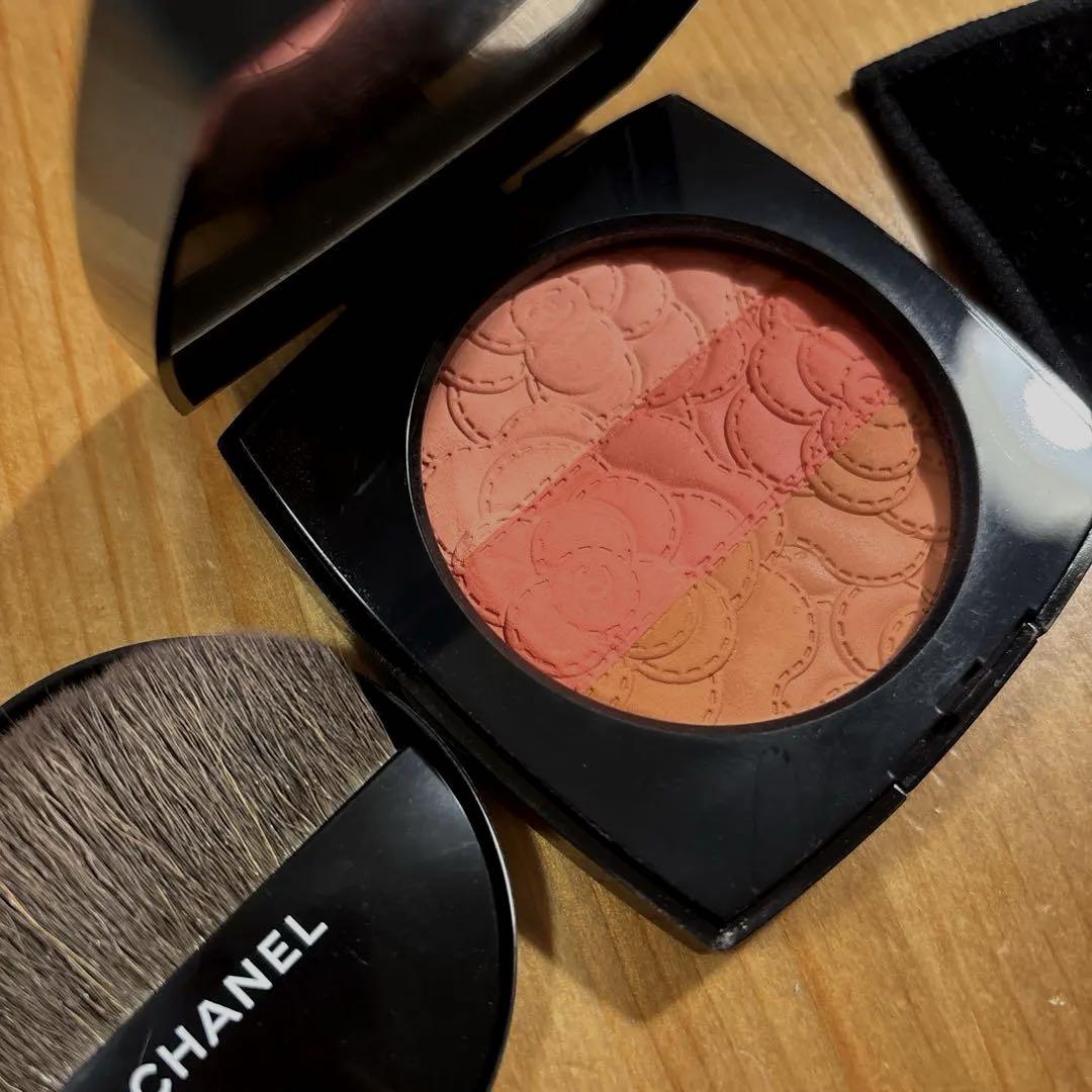 CHANEL パウダーチーク カメリアフトゥーラ - メルカリ