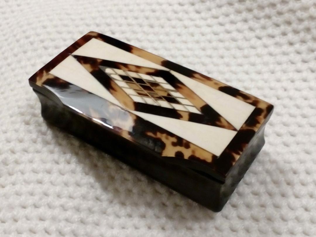 骨董品 亀の甲羅 小物入れ 超貴重