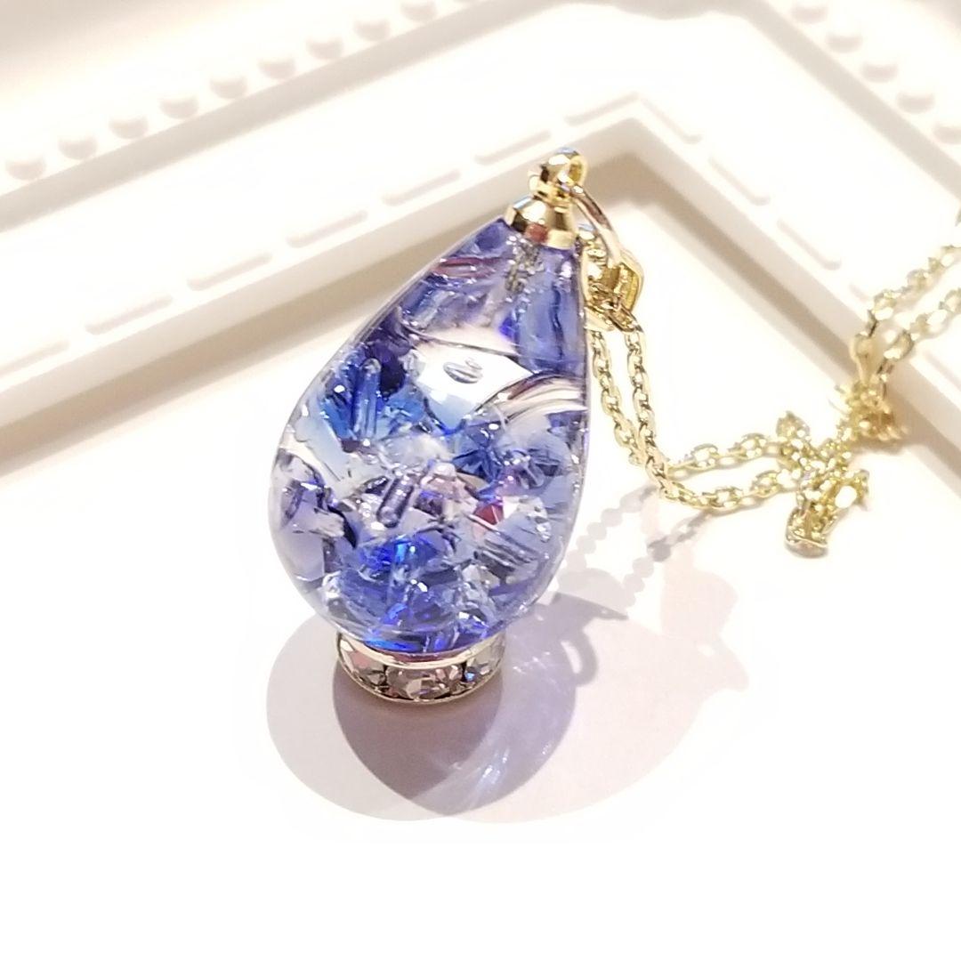 1133.スワロ入り♡ しずく型レジンネックレス♡ 1703.スワロ入り♡ しずく型レジンネックレス♡ - メルカリ
