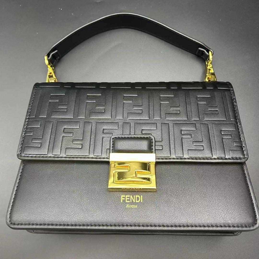 FENDI ショルダーバック