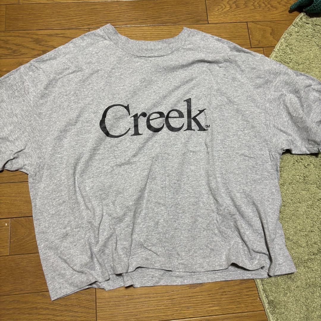 最高の品質 Creek ロゴプリント メルカリ - グレー Tシャツ トップス