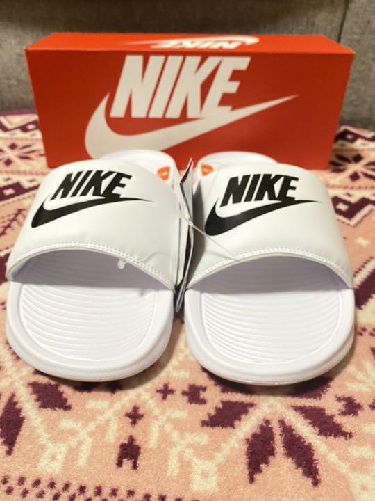 メルカリ Nikeナイキベナッシサンダルナイキサンダルビクトリーワンスライドホワイト白新品 ナイキ 4 000 中古や未使用のフリマ メルカリ Nikeナイキベナッシサンダルナイキサンダルビクトリーワンスライドホワイト白新品 ナイキ 4 000 中古や未使用のフリマ
