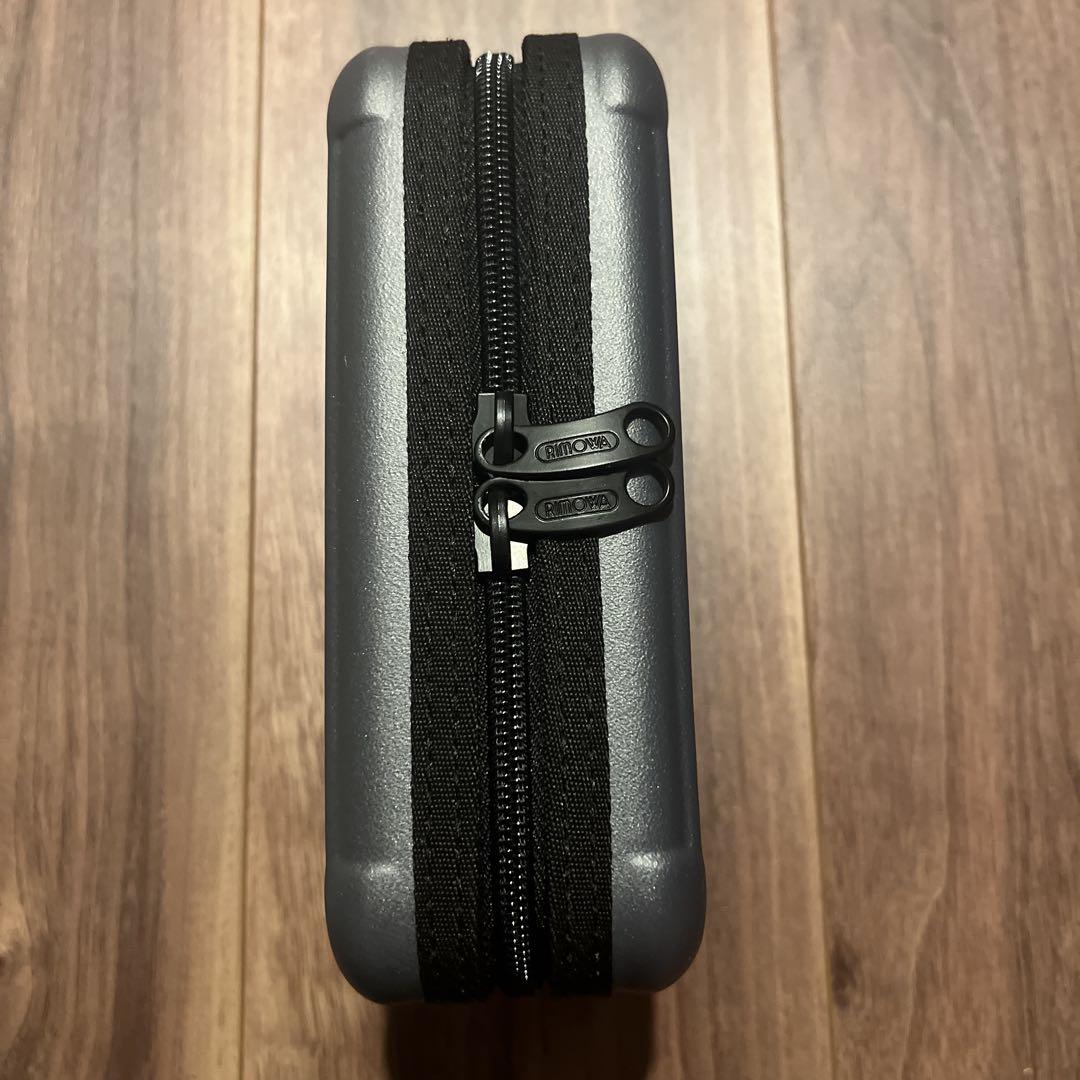 2025年最新海外 ANA国際線ファーストクラスアメニティ リモワRIMOWA グレー 中身なし 旅行かばん・小分けバッグ