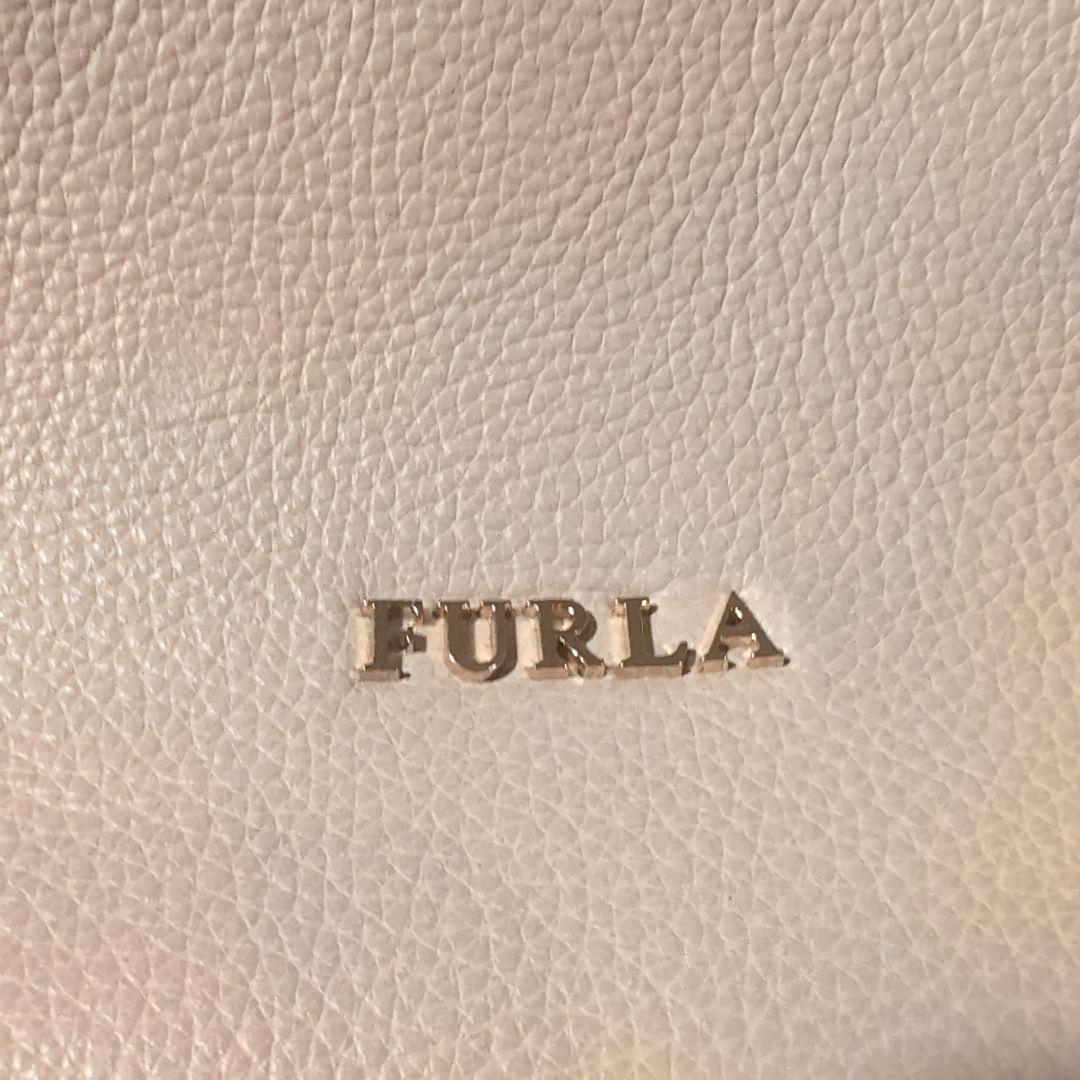FURLA ベージュ 巾着型ショルダーバッグ FURLA ベージュ レザー 巾着型ショルダーバッグ