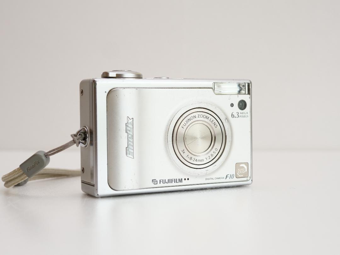 オールドデジカメの凱旋：富士フイルムFinePix F10（2005年