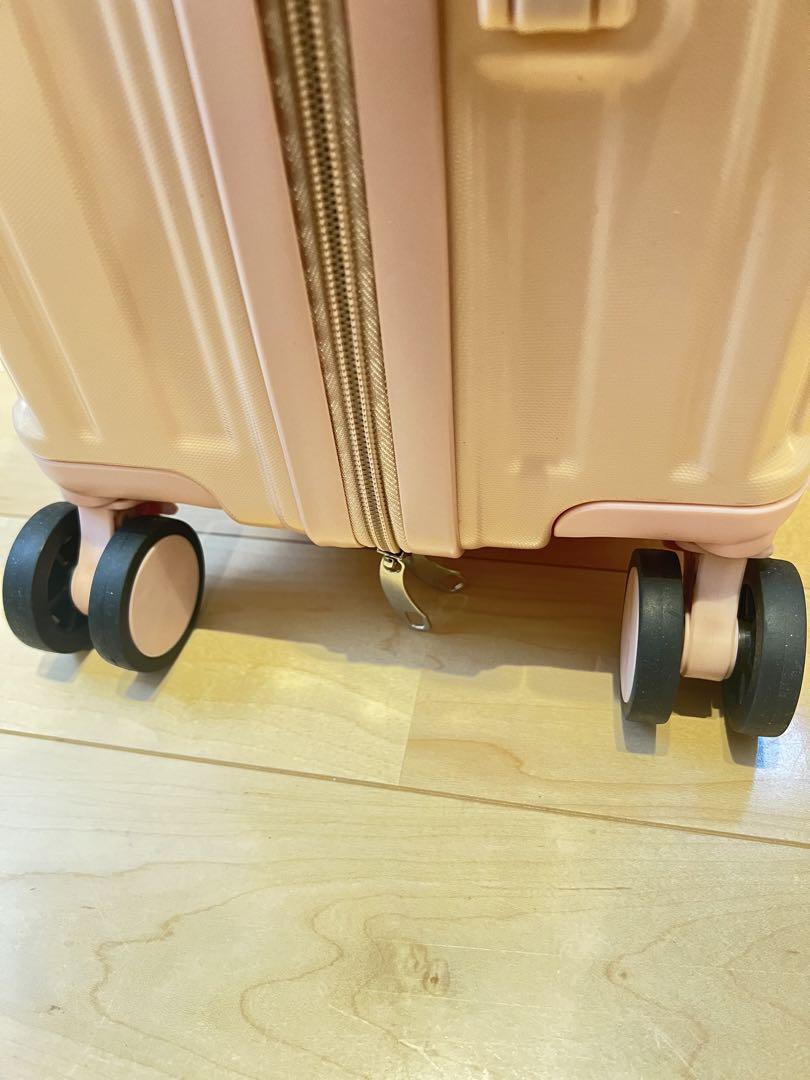 ⭐️未使用品⭐️ スーツケース  キャリーケース USBポート付き M ピンク