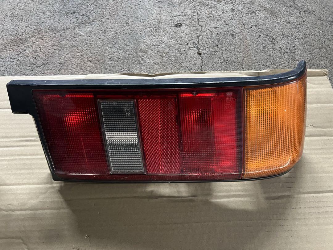 AE86  カローラレビン　前期テールランプ
