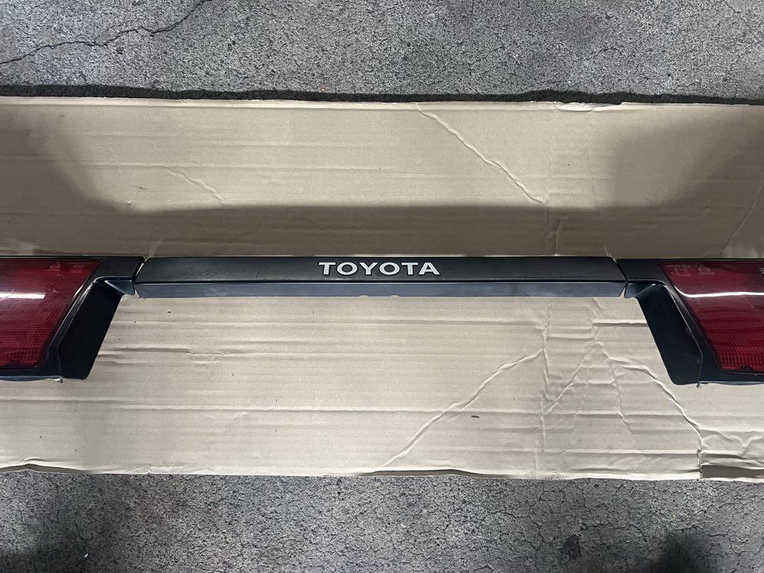 AE86  カローラレビン　前期テールランプ