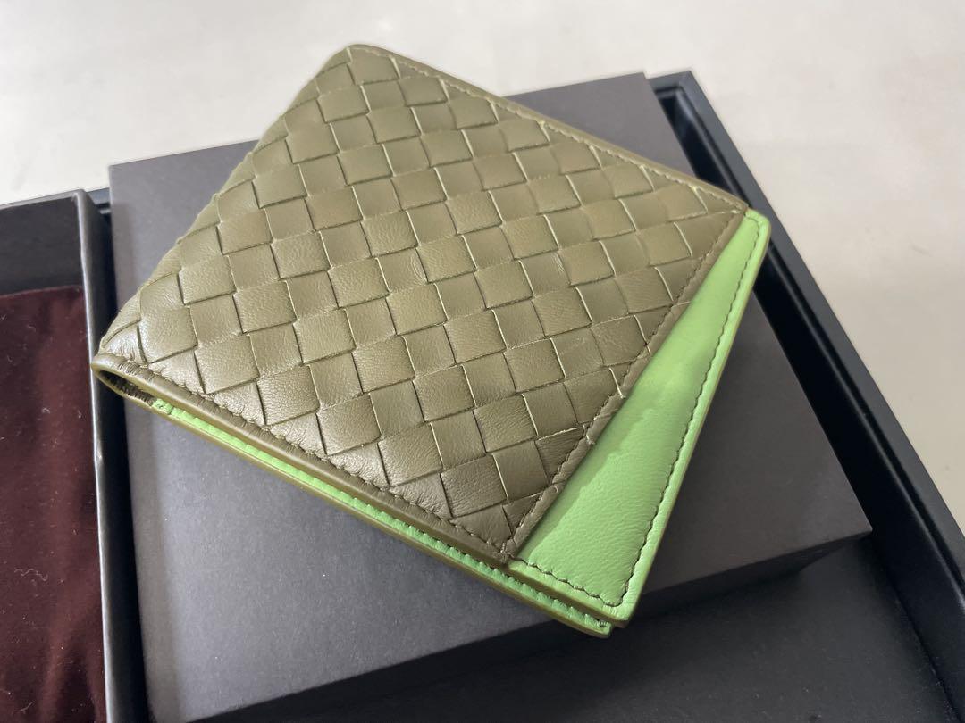 未使用品 BOTTEGA VENETA 二つ折り財布 カーキ/グリーン - メルカリ