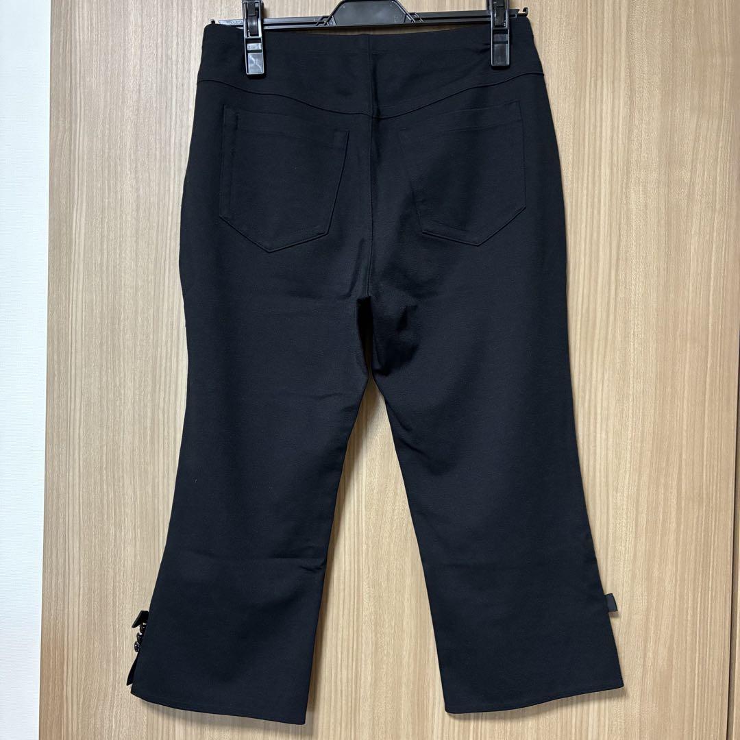 【特別セール品】 ローズティアラ クロップドパンツ ブラック 42 - メルカリ パンツ