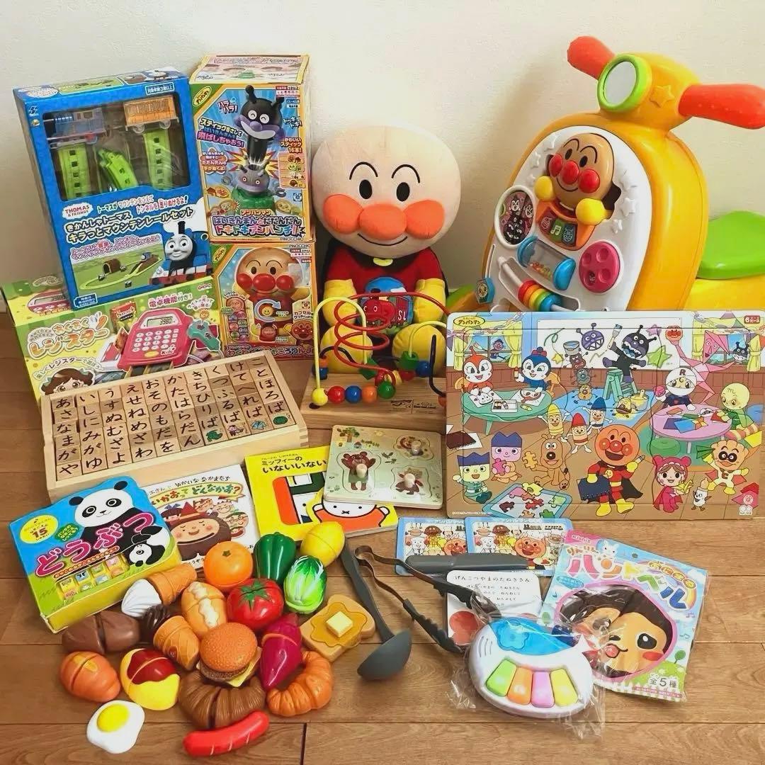 おもちゃ18点まとめ売り　くもん、アンパンマン、トーマス、ボーネルンド他　匿名