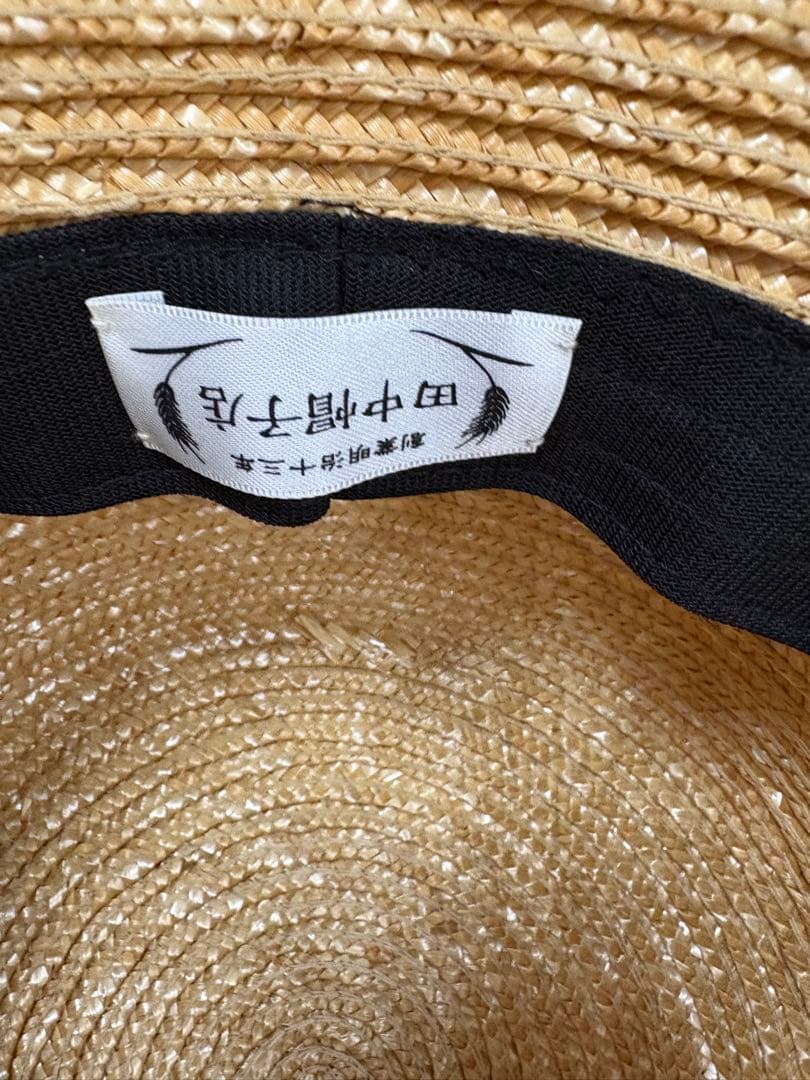 ベージュ 麦わら帽子 黒リボン