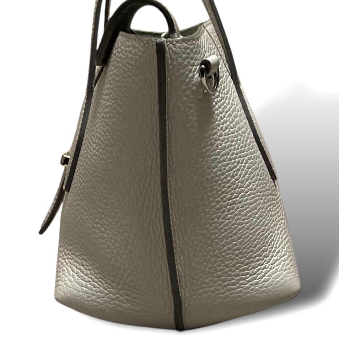 ✨️極美品✨️ TOD's ジョイ ショルダーバッグ グレー レザー
