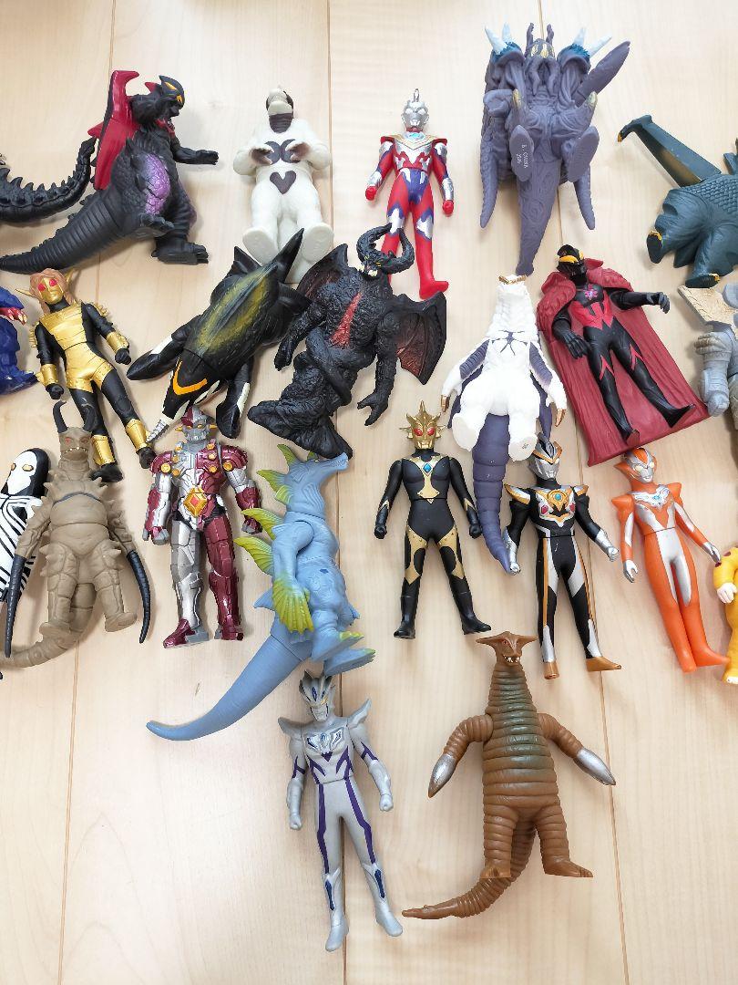 ウルトラマンソフビセット　ペスター、スノーゴン、ジャシュライン、モチロンなど
