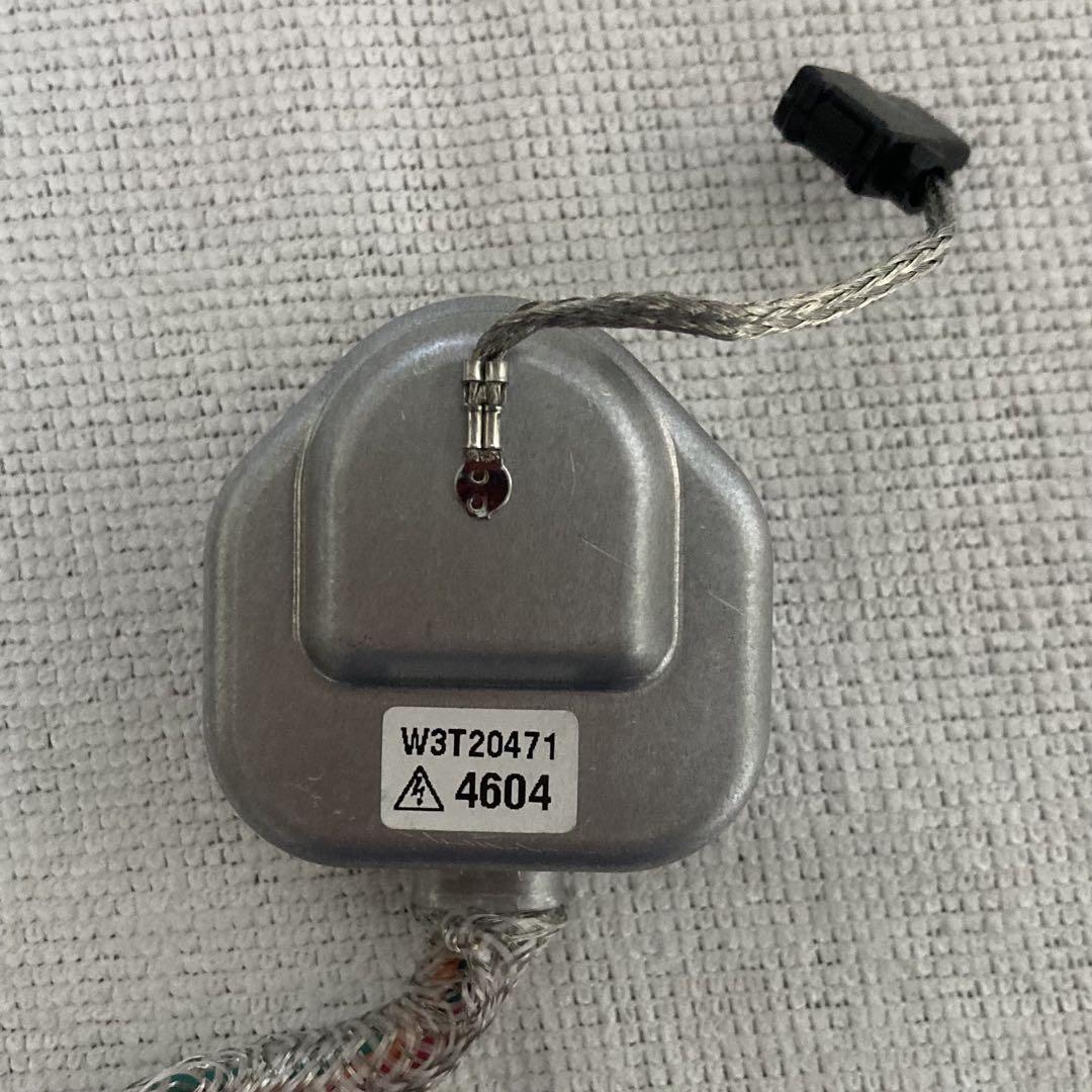 (中古品) いすゞHIDヘッドライトバラスト　送料込み