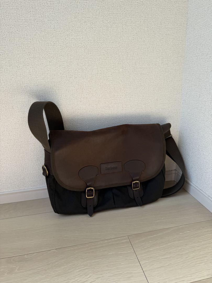Barbour オリーブ　ショルダーバッグ