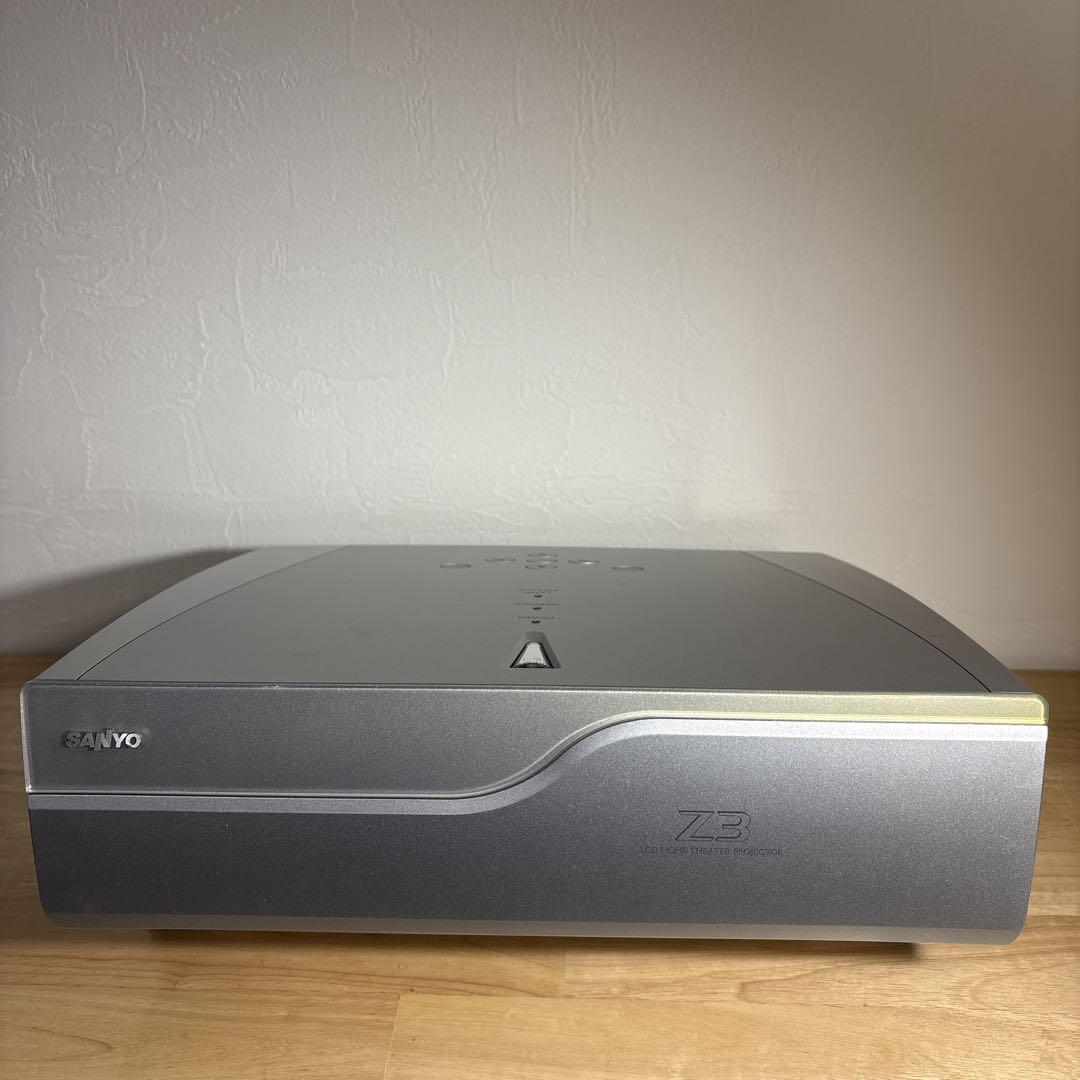 SANYO LP-Z3 プロジェクター