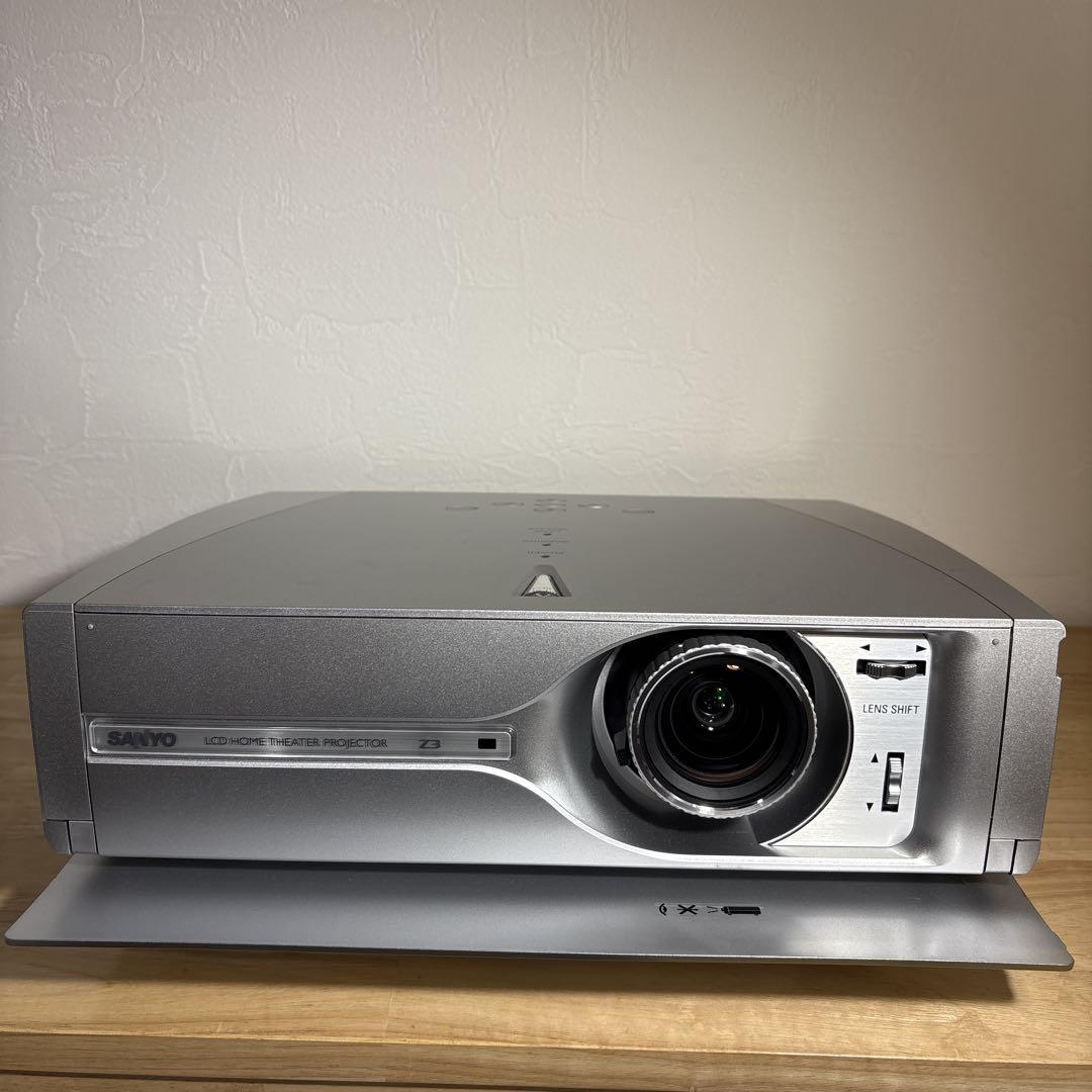 SANYO LP-Z3 プロジェクター