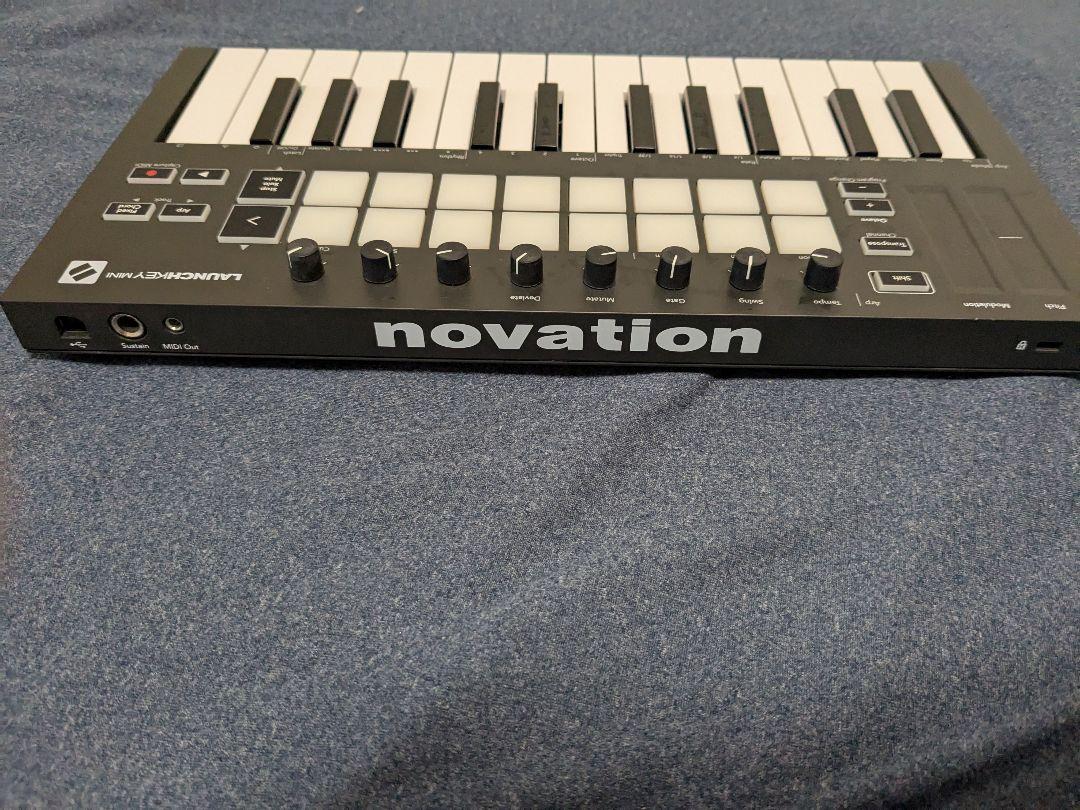 Launchkey Mini MIDIキーボード