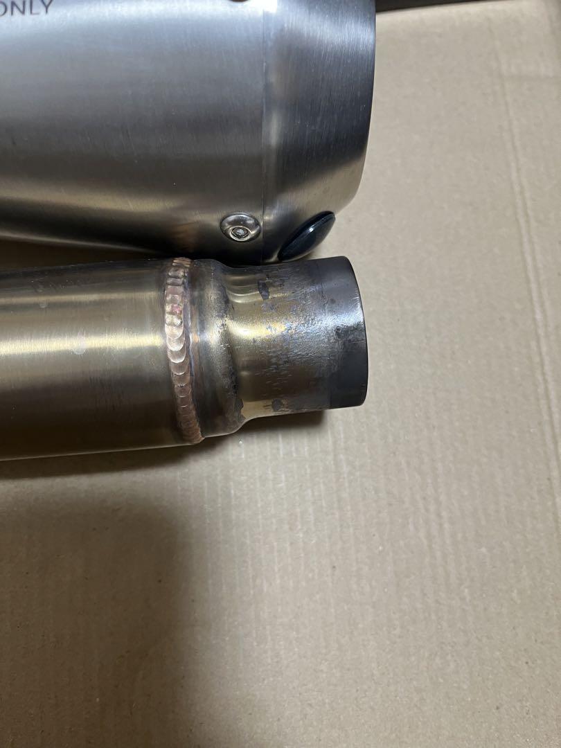 モトグッチ　v7 850 IXIL IRONHEAD スリップオンマフラー