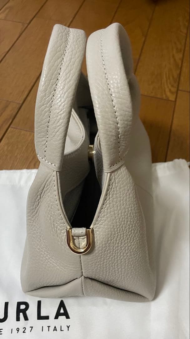 【新品未使用】フルラ　ハンドショルダーバッグ