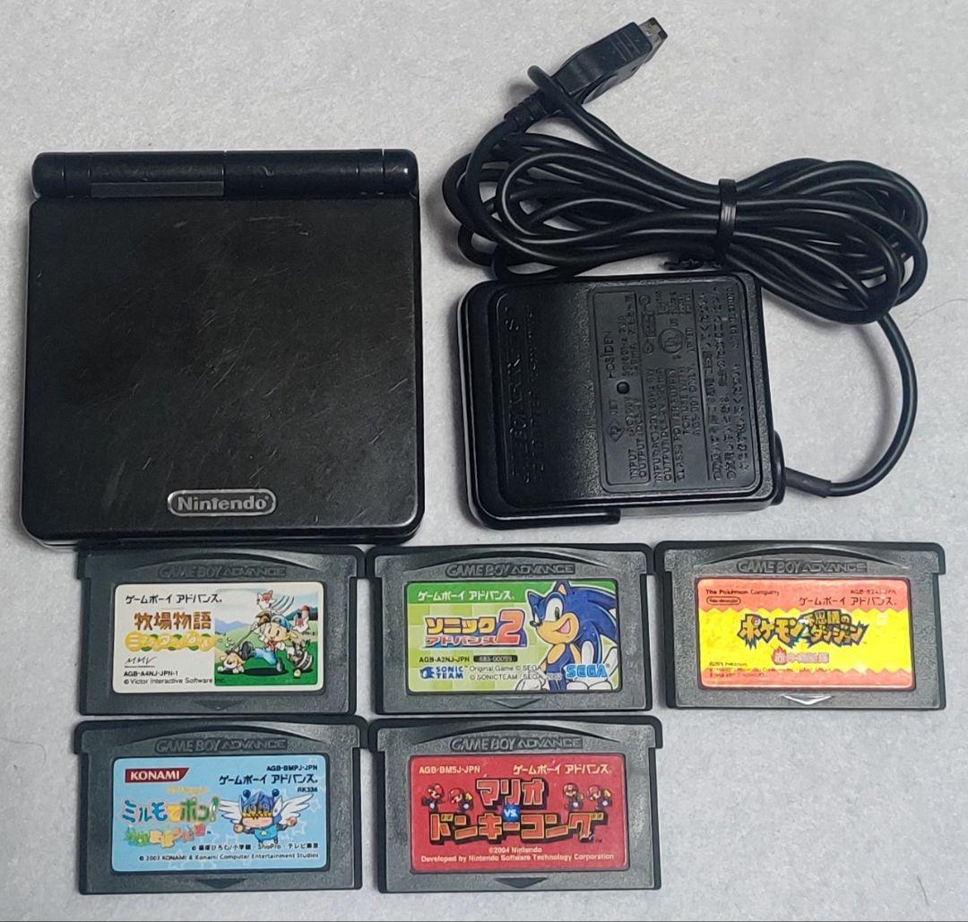 ゲームボーイアドバンスとソフト5本と充電器 ゲームボーイアドバンスとソフト5本と充電器