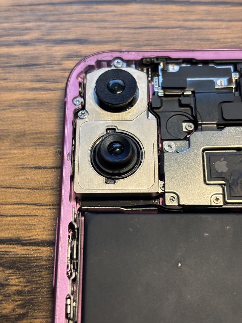 iPhone16ロジックボード故障品　下のネジ1本ありません iPhone16ロジックボード故障品 下のネジ1本ありません - メルカリ