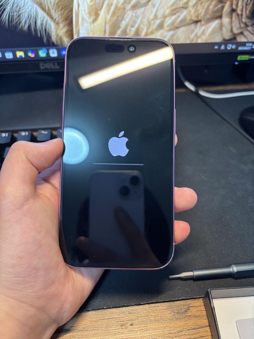 雪の豪奢 iPhone16ロジックボード故障品 下のネジ1本ありません - メルカリ スマートフォン本体