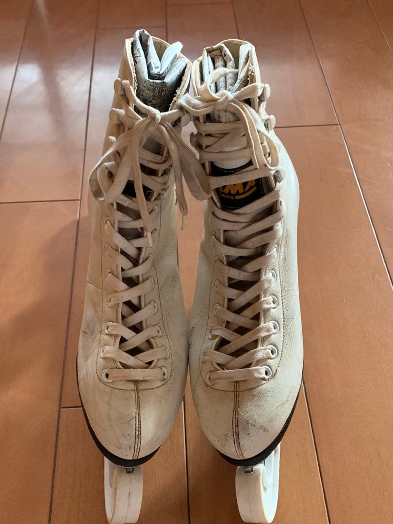 フィギュアスケート靴目立った傷や汚れなし