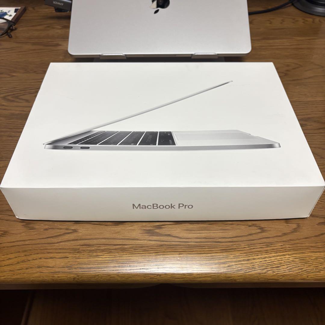 MacBook本体 MacBook Pro 13-inch 2016 i5 8GB 256GB