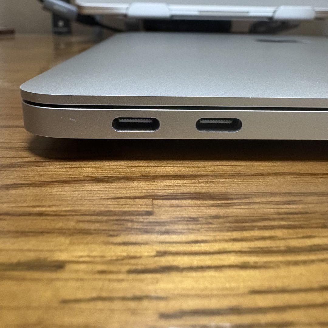 MacBook本体 MacBook Pro 13-inch 2016 i5 8GB 256GB