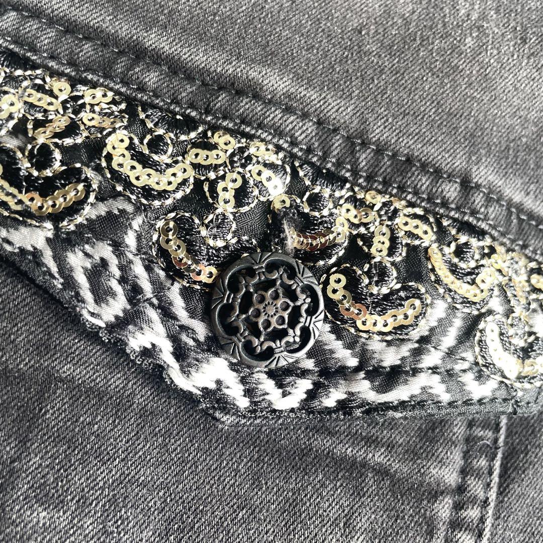 【デシグアル】　花柄　デニムジャケット　38 フリル　スパンコール デシグアル Gジャン レース 刺繍 スパンコール ビーズ 花柄 38