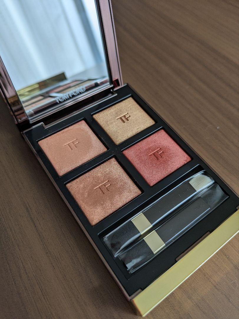 CHANEL LUMIÈRE GRAPHIQUE アイシャドウパレット限定品 CHANEL LUMIÈRE GRAPHIQUE アイシャドウパレット限定版