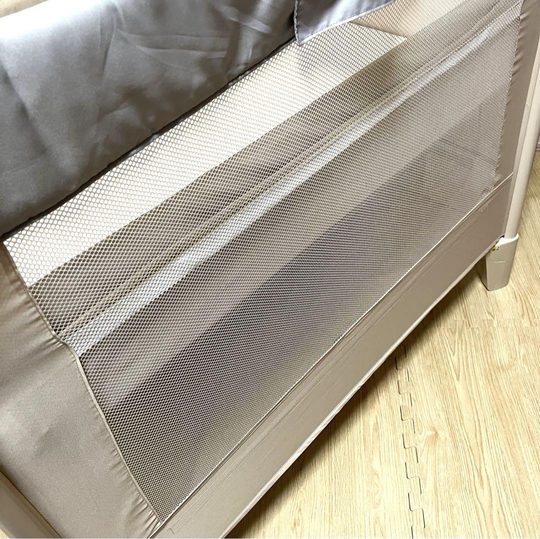 美品 送料無料 Aprica ベビーベッド  ココネルエアー ホワイトグレー