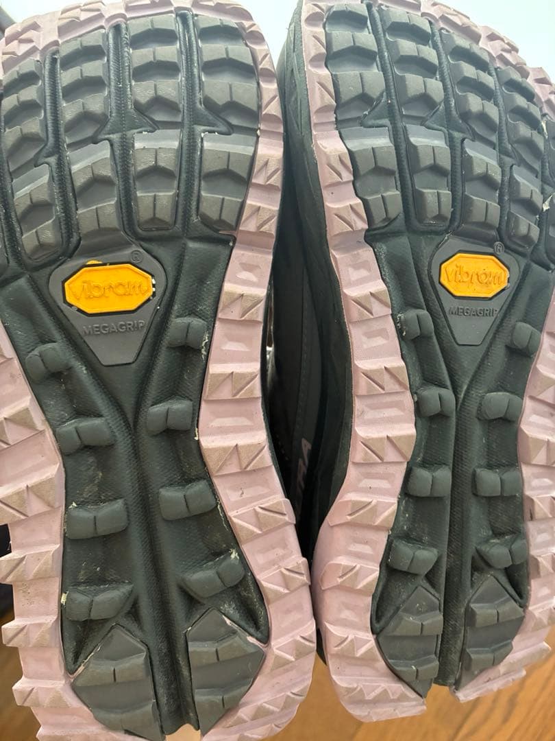 アルトラ　オリンパス5 ハイク　ローGTX/WOMEN 2回使用のみ